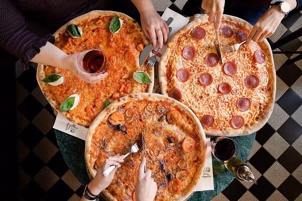 Wie heißt das Restaurant von Enzo?