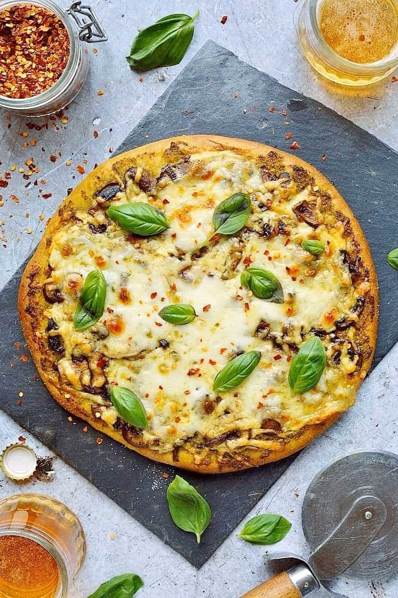 Wie lange dauert die Zubereitung von Pizza Funghi?