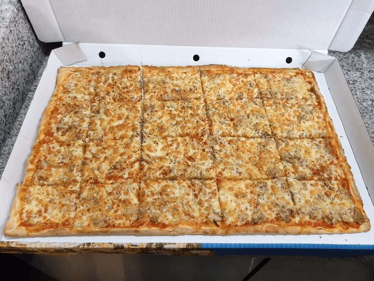 Wie schmeckt die Pizza von Gino?