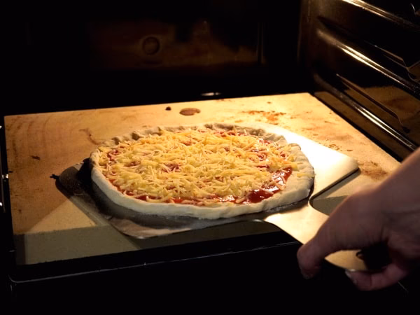 Wie erhitze ich einen Pizzastein?