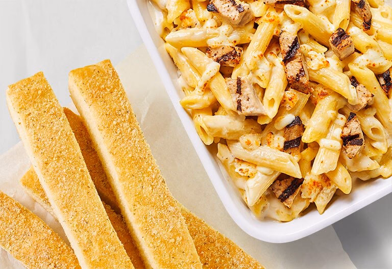 How many calories in a chicken Alfredo Pasta from Pizza Hut?