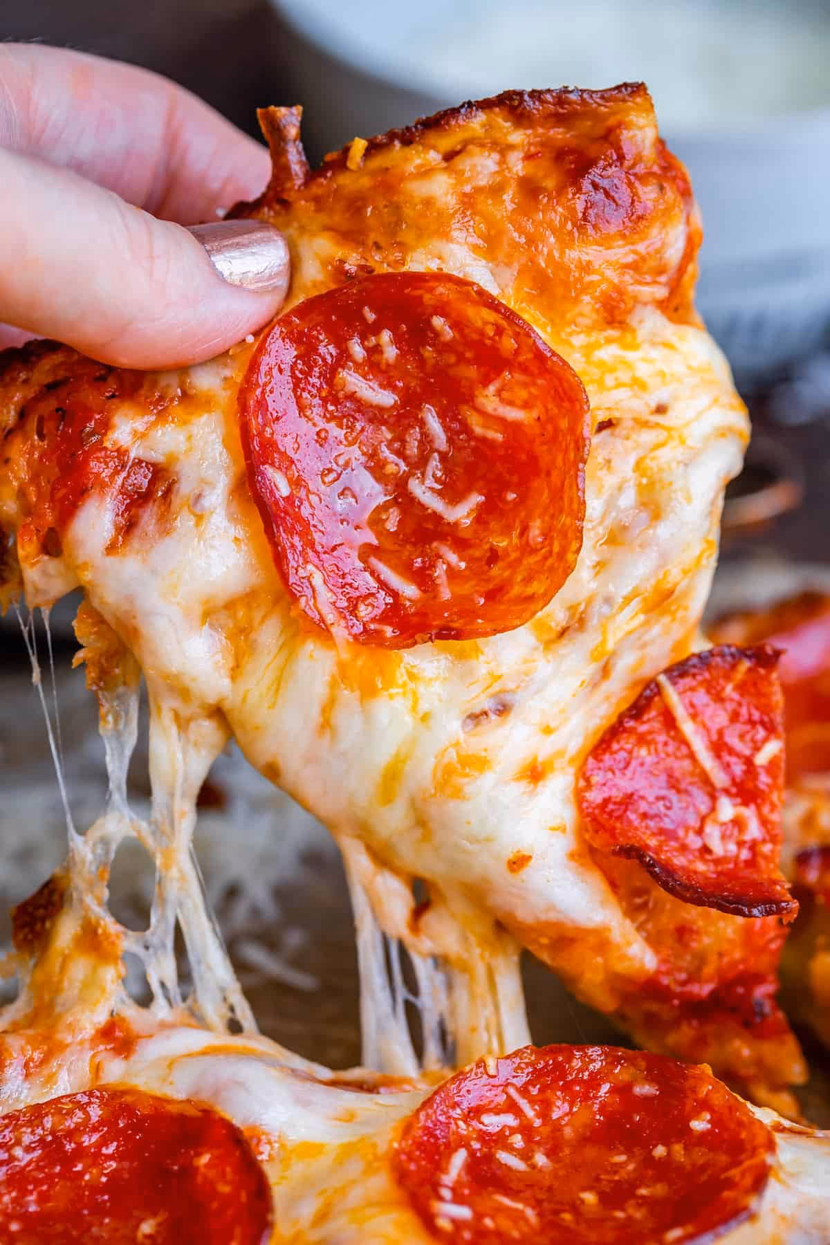 How do you make a Pizza Hut stuffed pizza?