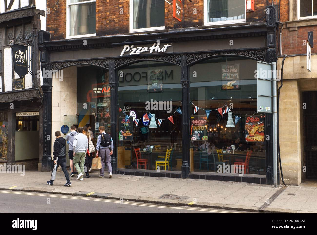 Is Pizza Hut York a good place to eat?