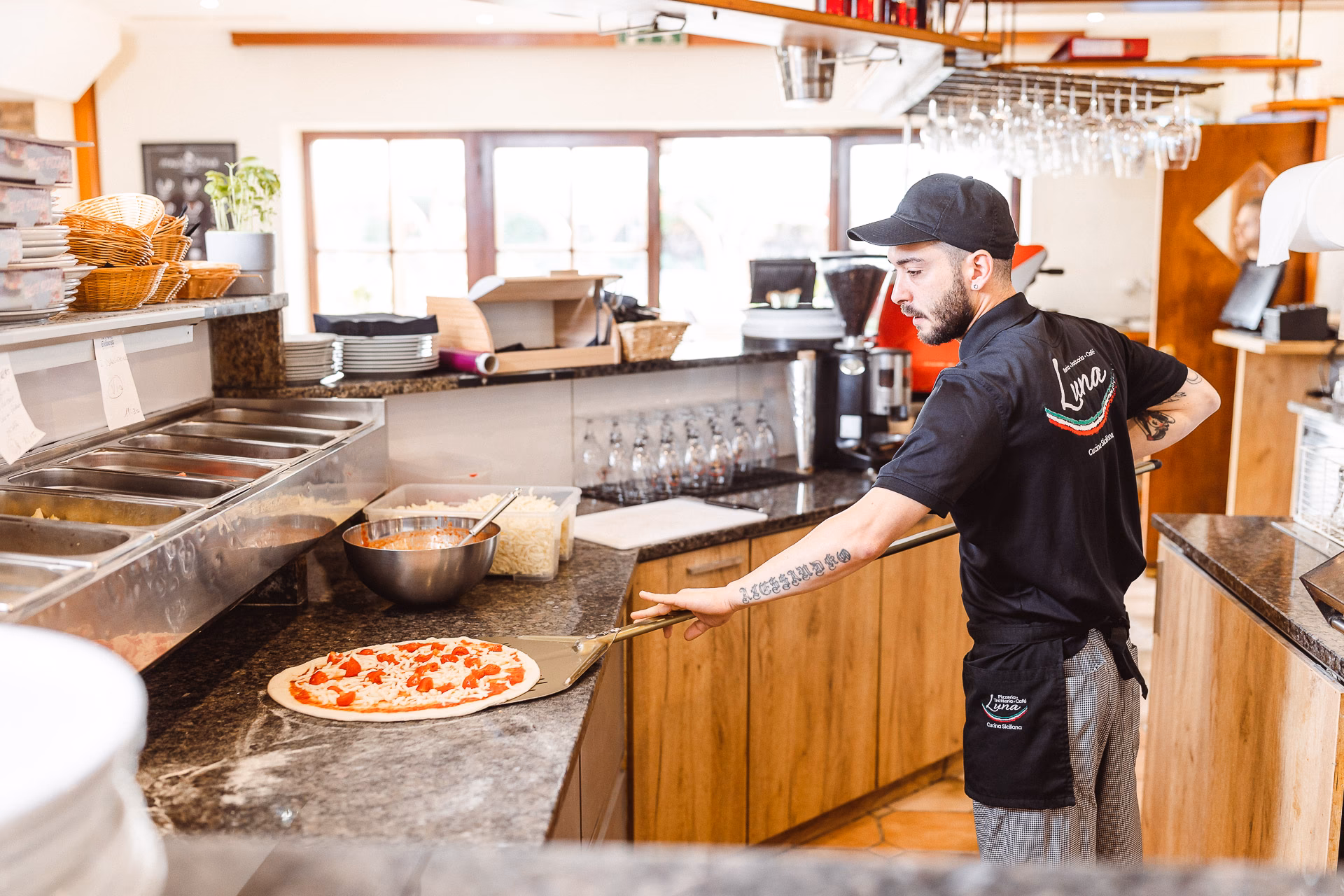 Wie kann ich bei Jimmy's Pizzeria bestellen?