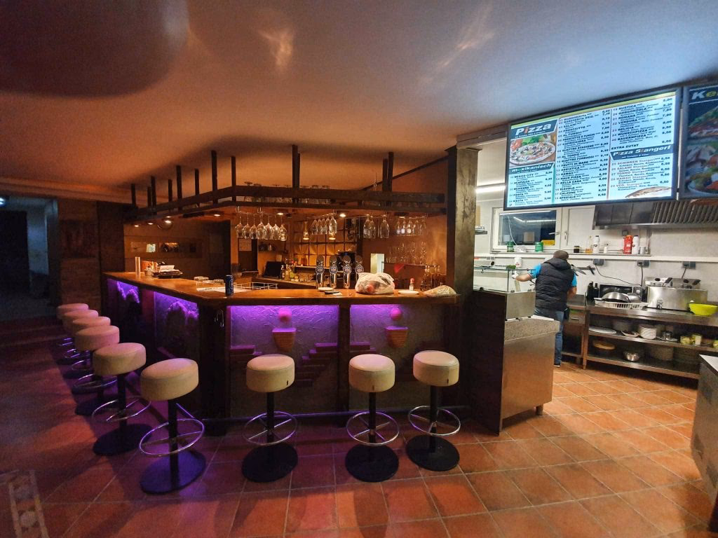 Was bietet die Pizzeria Kulturkeller?