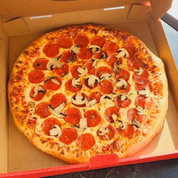 Quels plats typiques propose le Resto Méli-Mélo à Lévis ?