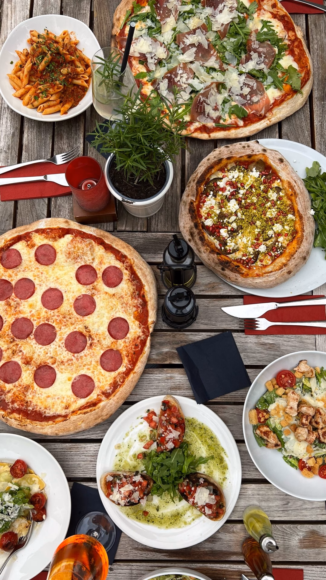 Was wird bei Pizza Station Würzburg zubereitet?