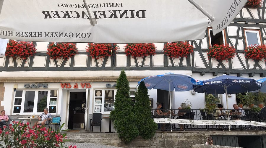 Was bietet die Pizzeria Rialto in Marbach an der Donau?
