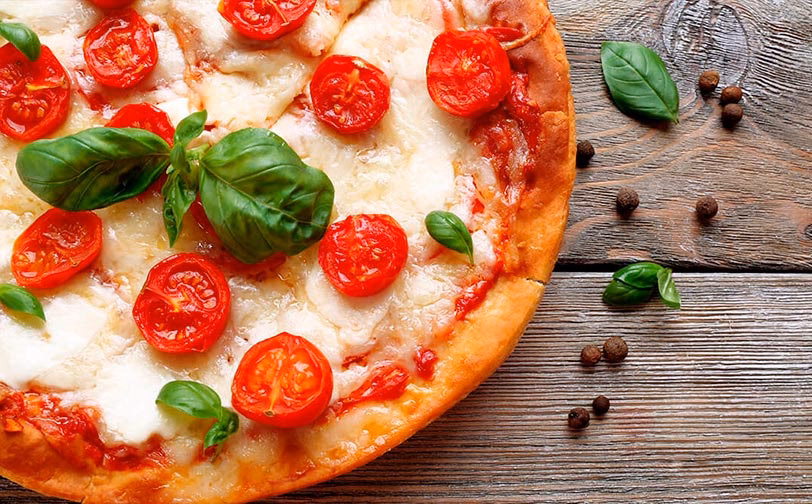 ¿Cómo hacer una pizza margarita?