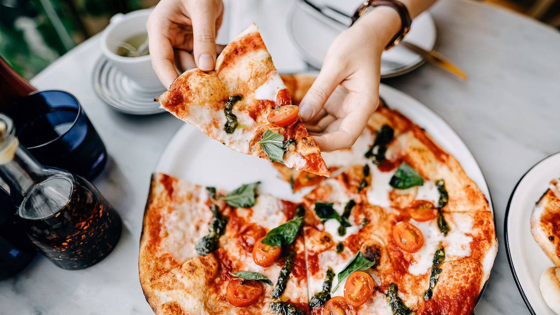 Wie kocht man Pizza in der Mikrowelle?