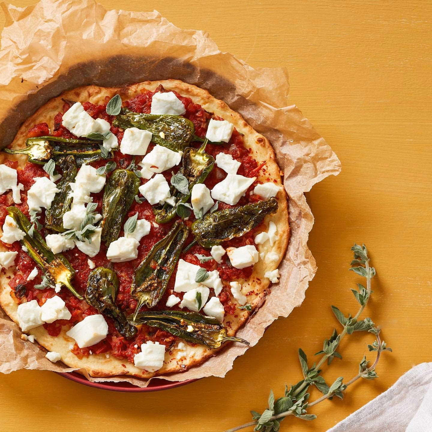 Was braucht man für eine Pizza mit Schafskäse?