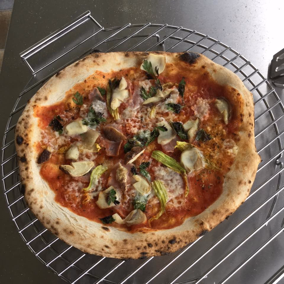 Was ist eine würzig-scharfe Pizza?