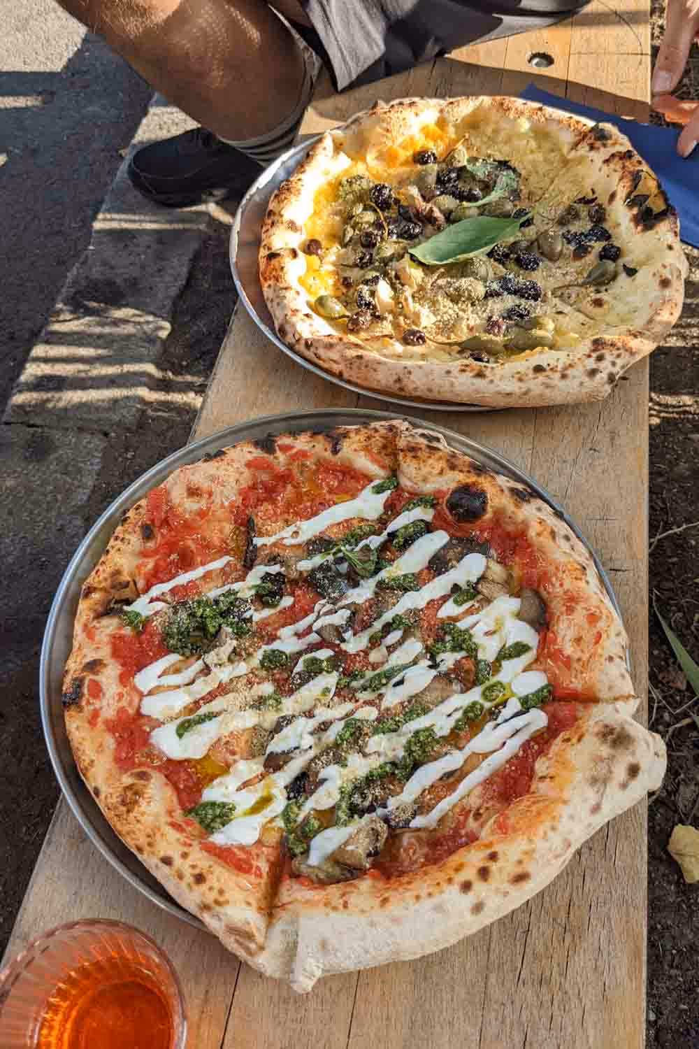 Wo kann man in München vegan auf einer gemütlichen Terrasse essen?