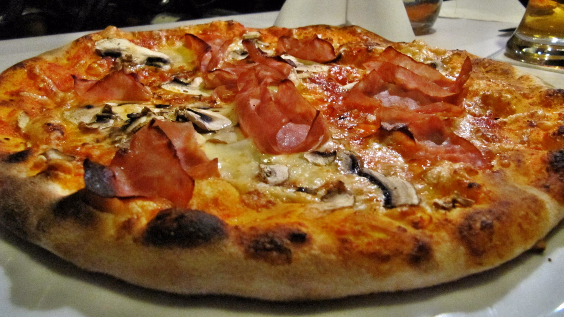 Wie heißt das Pizza-Bistro in Oberndorf am Neckar?