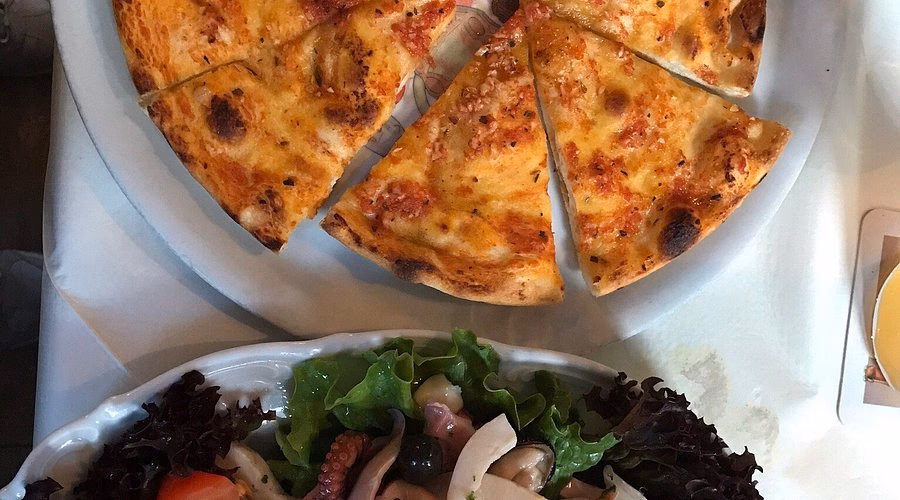 Was gibt es bei Pizzeria Da Zio Vito zu essen?