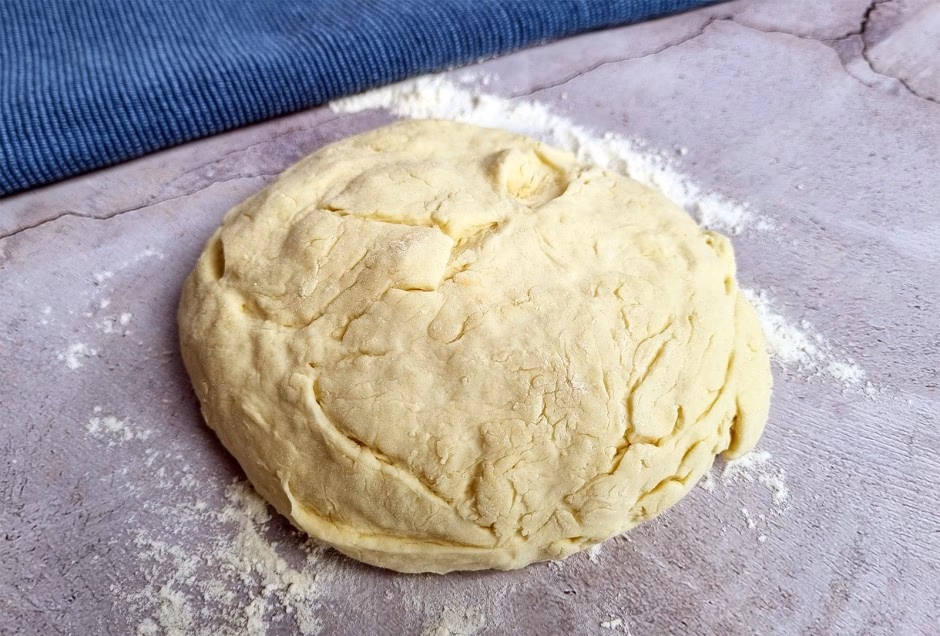 Wie macht man eine Pizza?