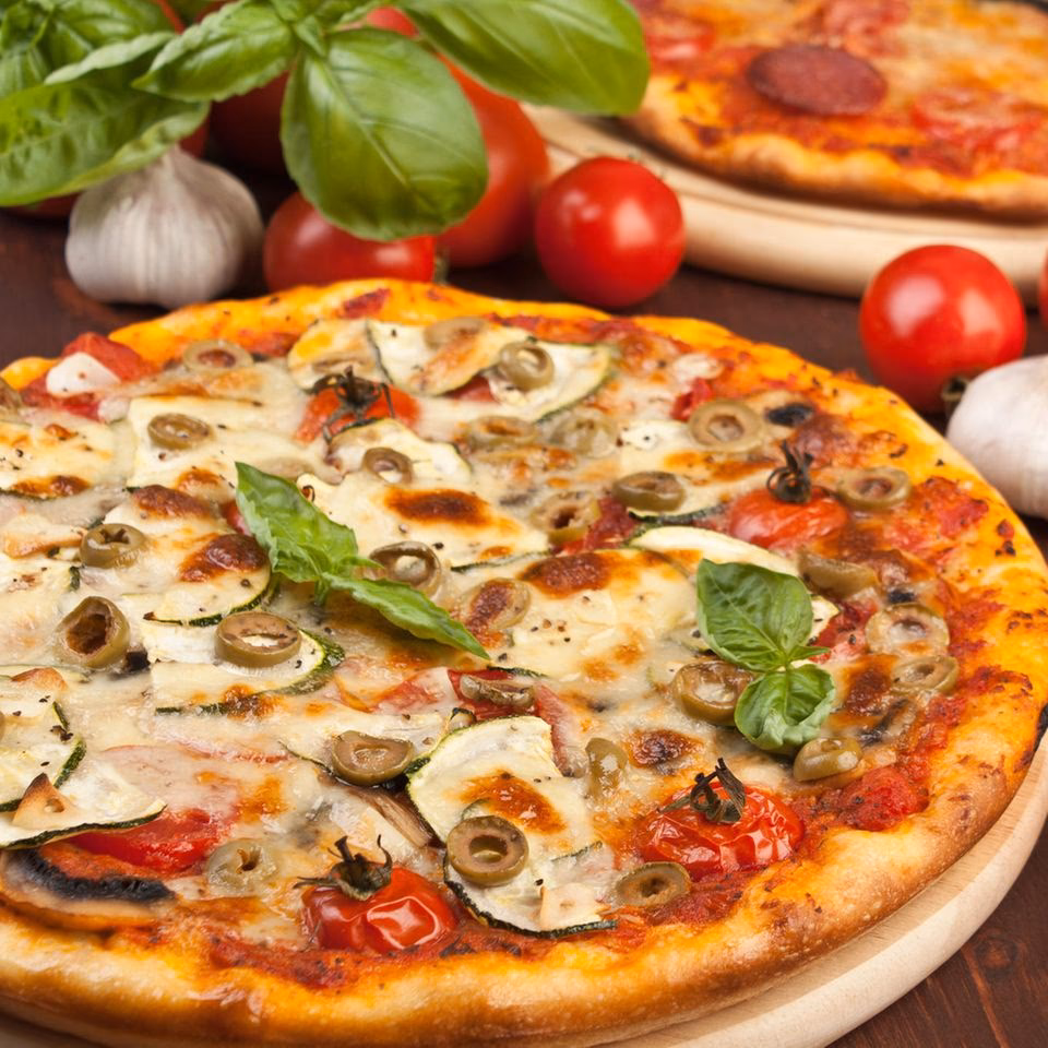 Wie bereite ich eine Pizza zu?