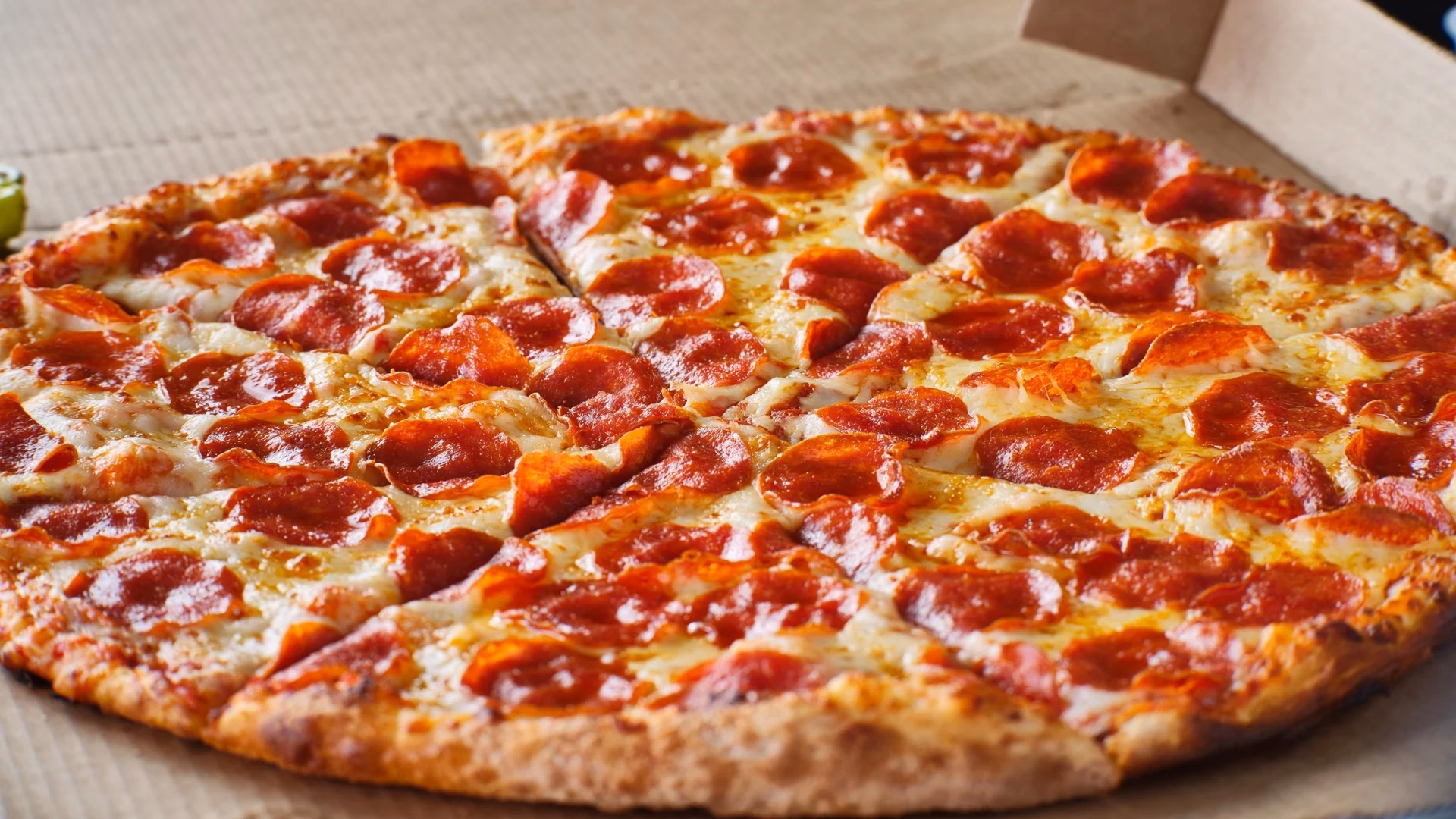 Where can I find the best pizzerias open right now?