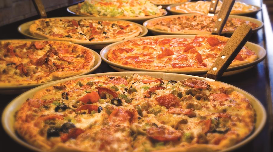 How do you make chicken bacon ranch pizza?