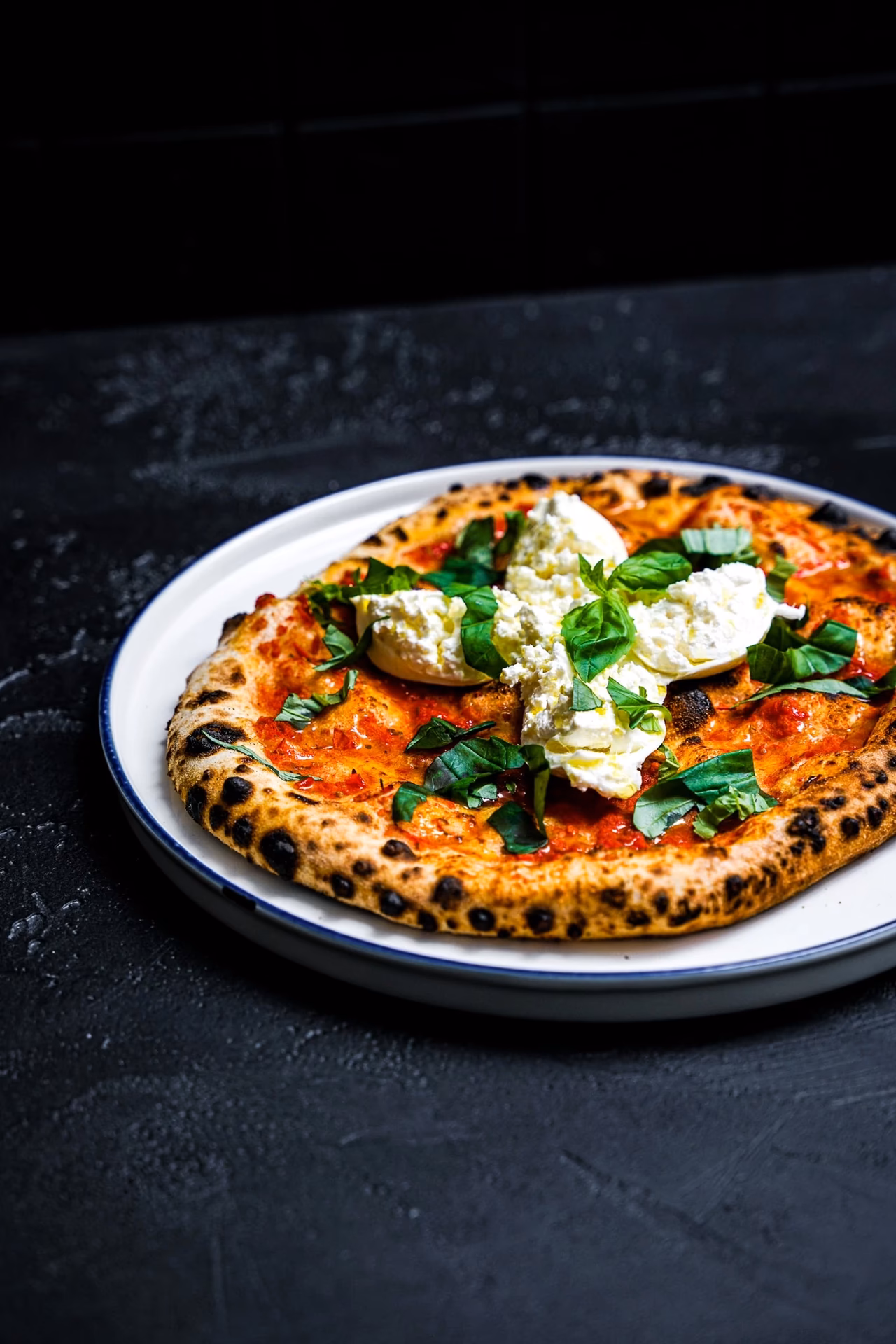 Wie macht man einen Pizzateig?