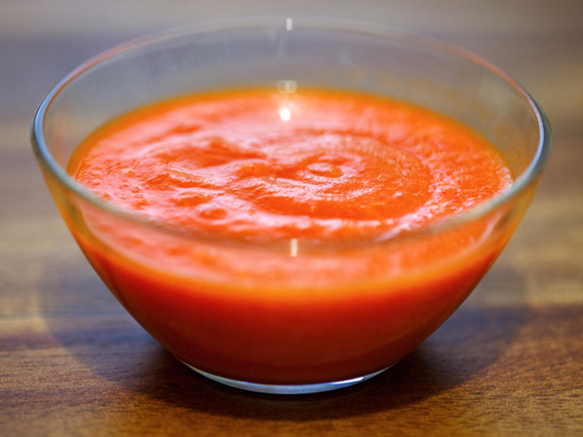 Welche Gewürze können in die Pizza Tomatensoße hinzugegeben werden?