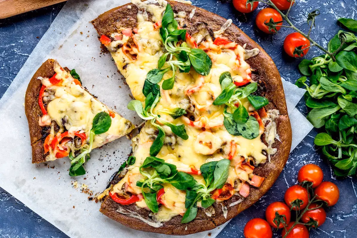 Como comer pizza sem sair da linha?