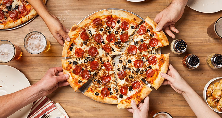 Where can I get pizza in Snellville Ga?