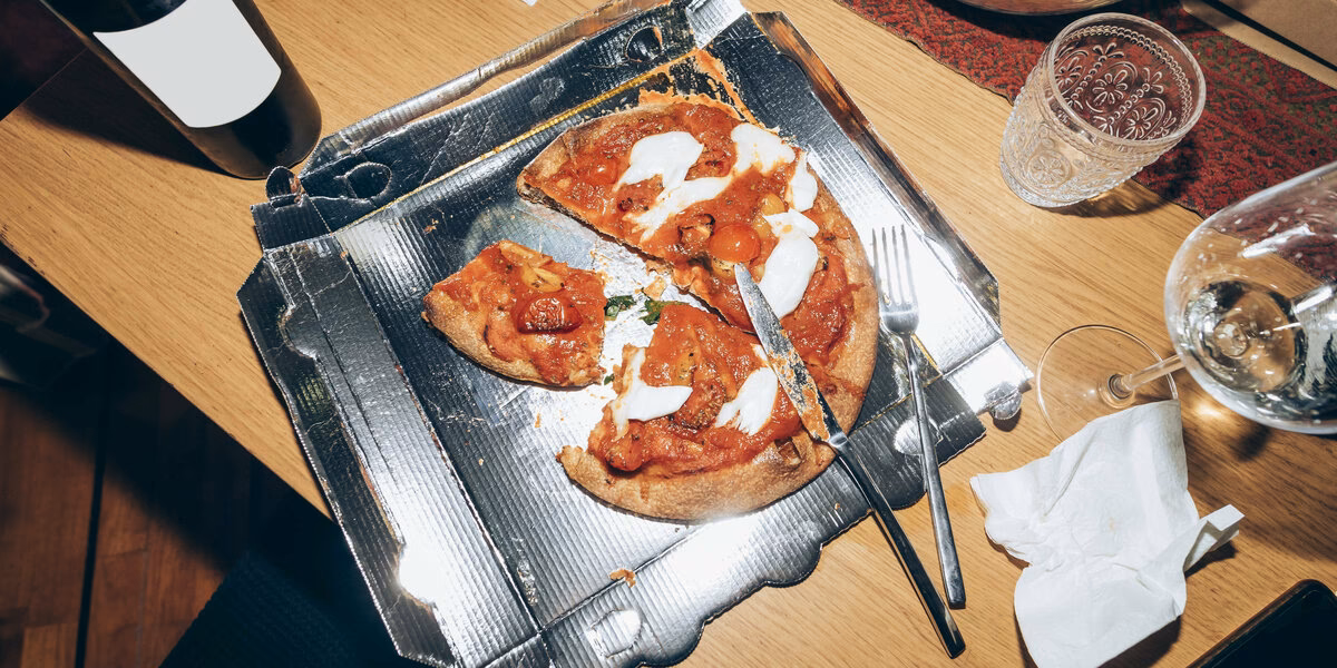 Wie hoch ist der Steuersatz für Speisen und Getränke?