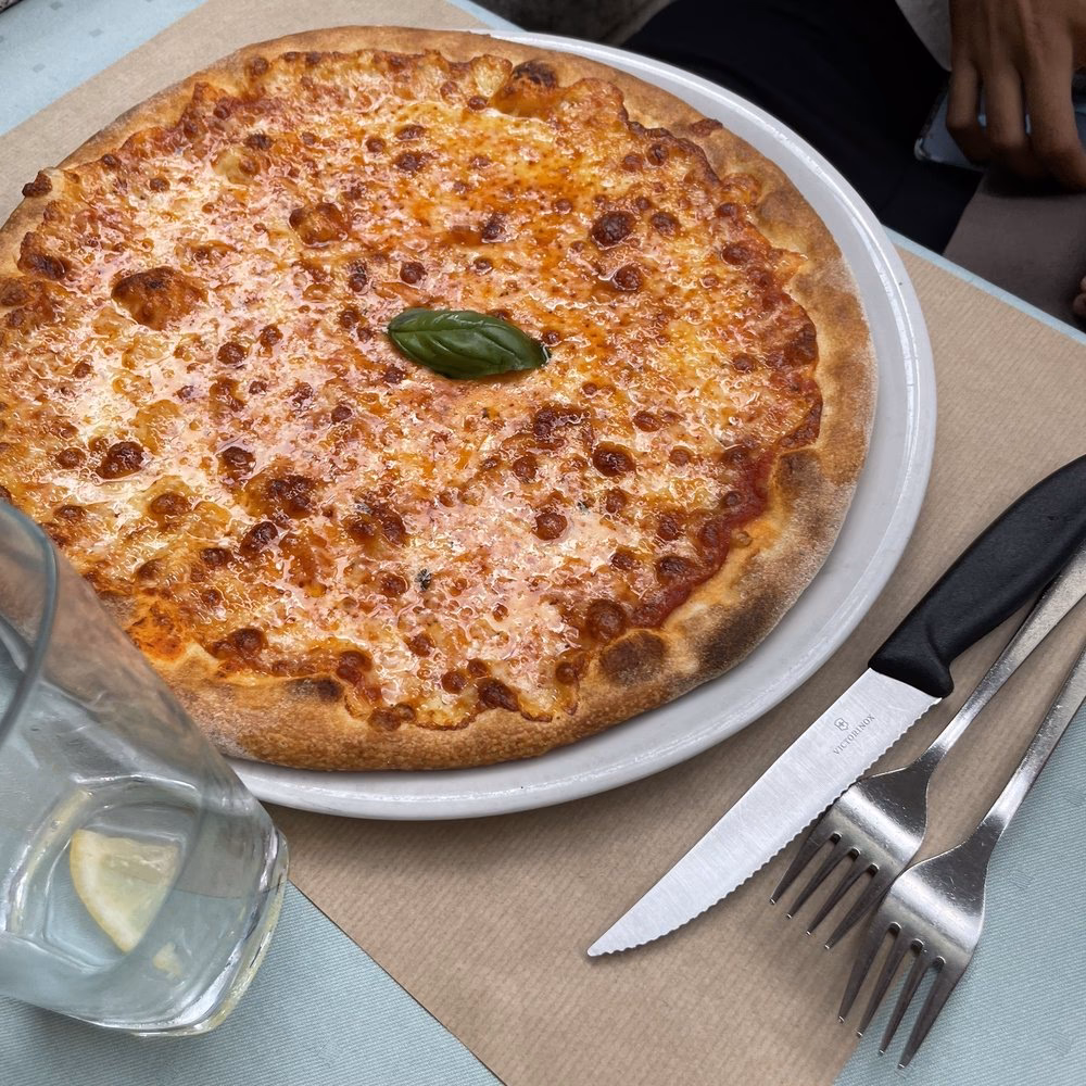 Wie kann ich Pizza in Thun bestellen?