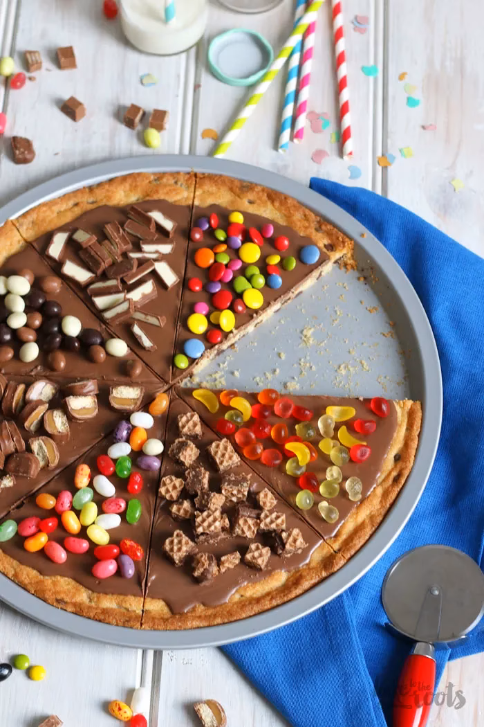 Wie bereite ich eine süße Pizza zu?