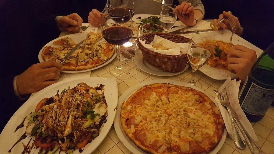 Wie heißt die Pizzeria in Kronberg am Taunus?