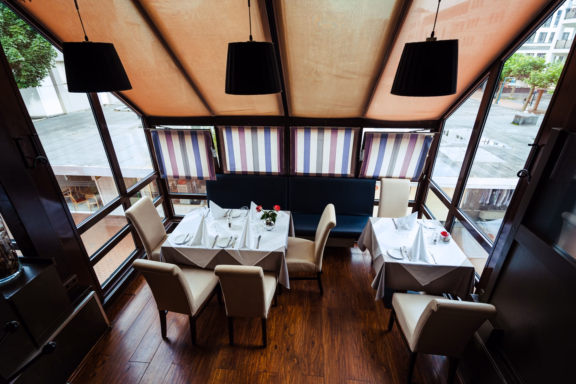 Wie heißt die Pizzeria in Bad Godesberg?