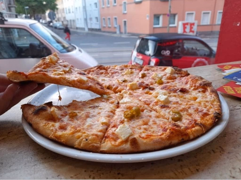 Welche Gerichte gibt es bei Pizza Prima?