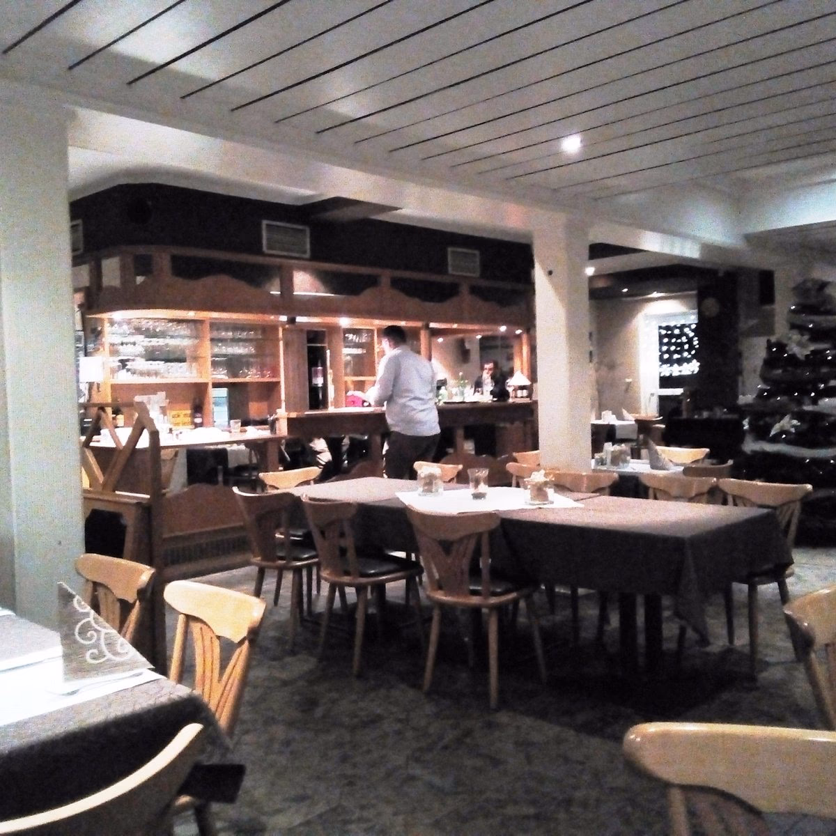 Wann ist der Bearbeitungsstand der Speisekarte von Pizzeria Italia?