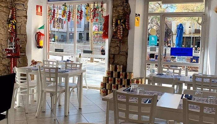 ¿Qué ofrece Via Napoli Barcelona?