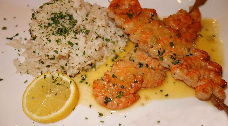 Was bietet die Pizzeria in Wöllersdorf?