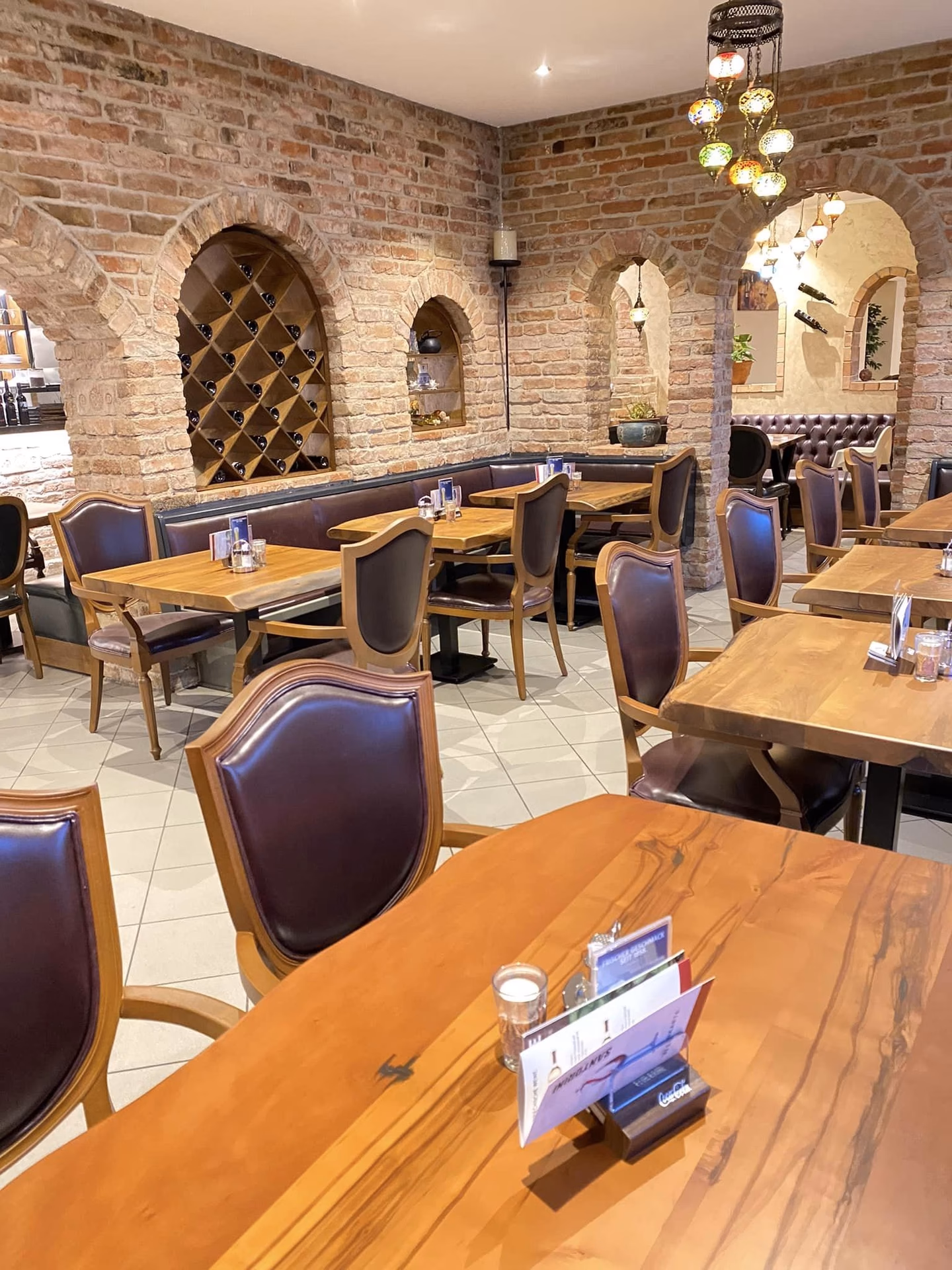 Wie gut ist die Gastfreundschaft in Santorini?