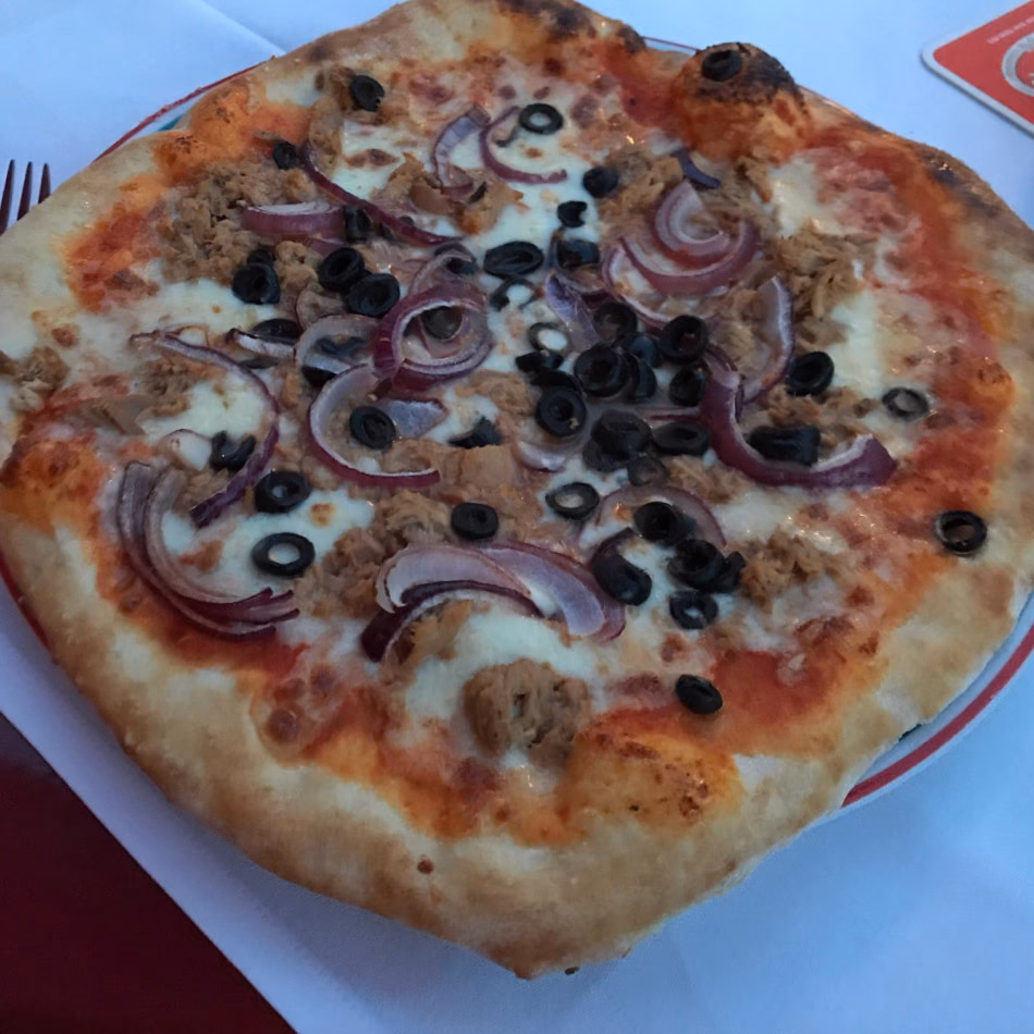 Wie viele Plätze bietet der Speiseraum?