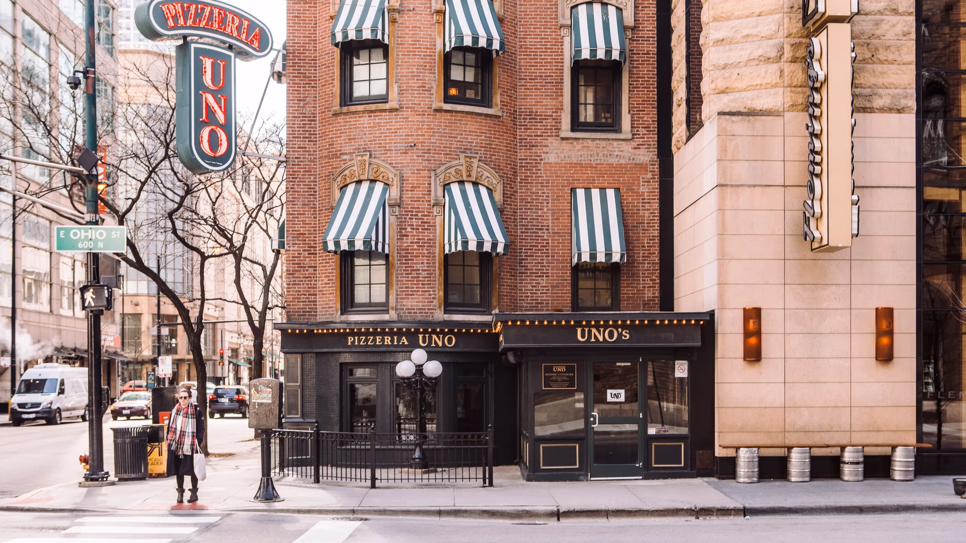 Where is Uno Pizza & Grill?