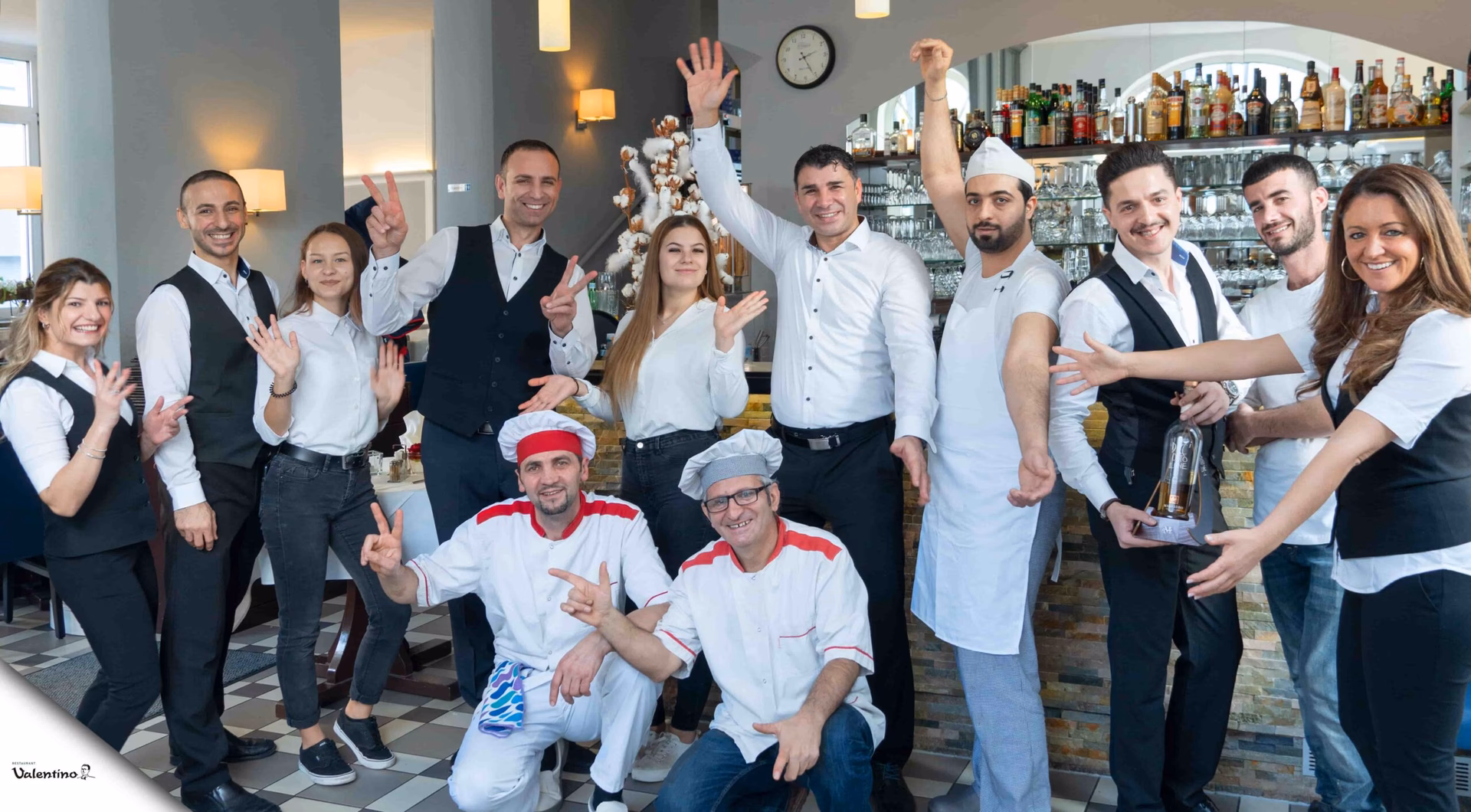 Wie viele Gerichte und Getränke bietet das Restaurant Valentino an?