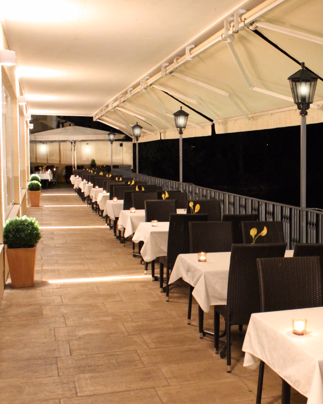 Wie viele Sitzplätze hat das Ristorante Venezia?