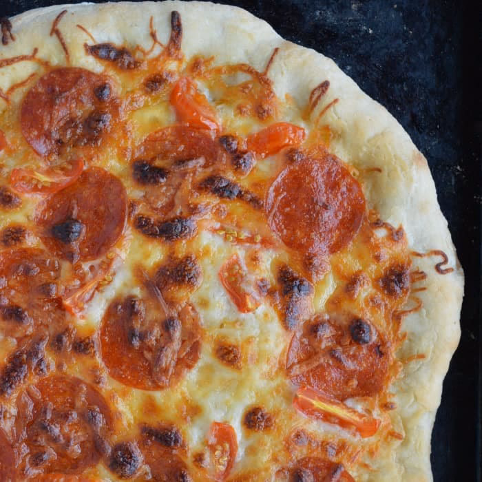 How do you make a pizza dough?