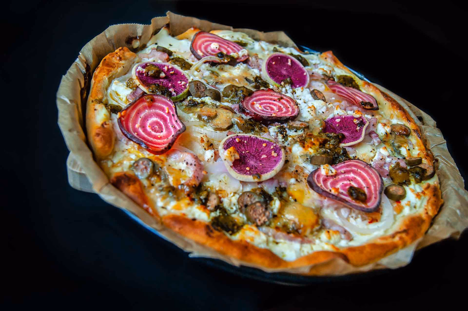 Wie bereite ich Pizzateig vor?