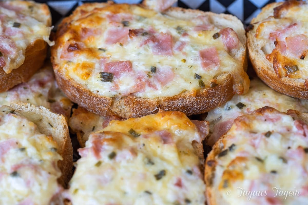 Wie mache ich pizzabrötchen im Thermomix?