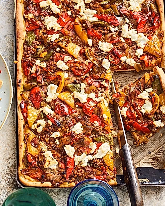 Wie macht man Hefeteig für vegetarische pizzabrötchen?