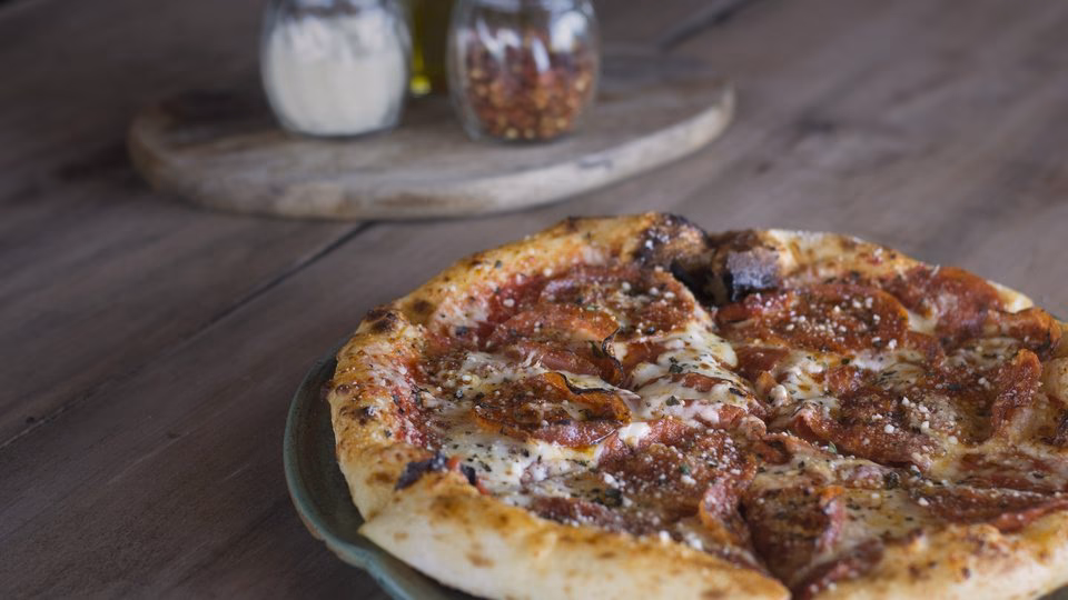 Does spin deliver pizza?