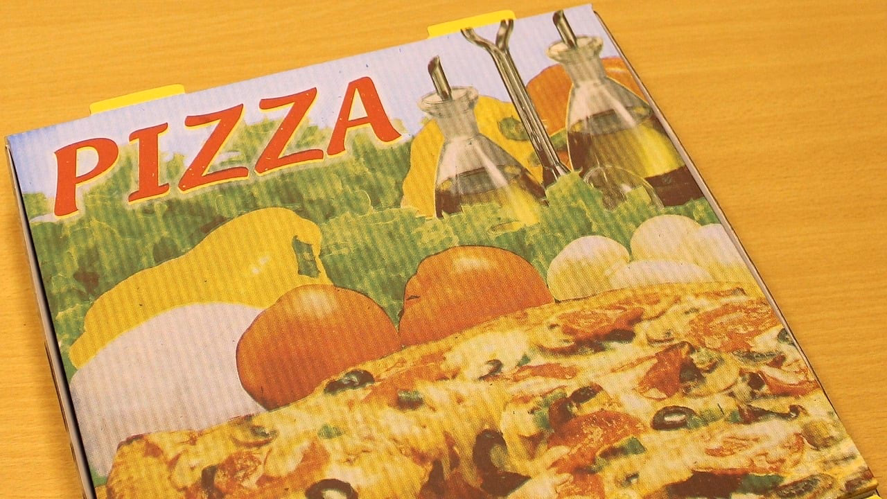 Kann man Pizzakartons in der blauen Tonne entsorgen?