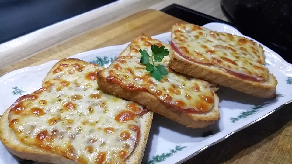 Wie backt man Toastbrot?