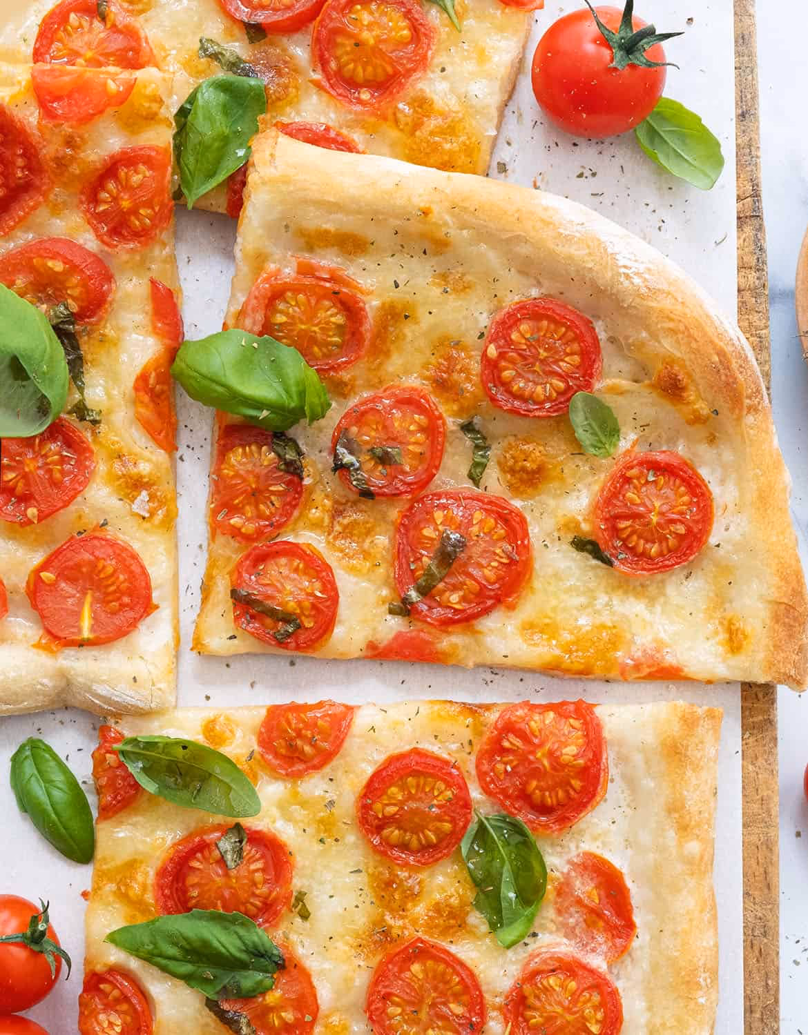 How do you serve fresh tomato pizza?