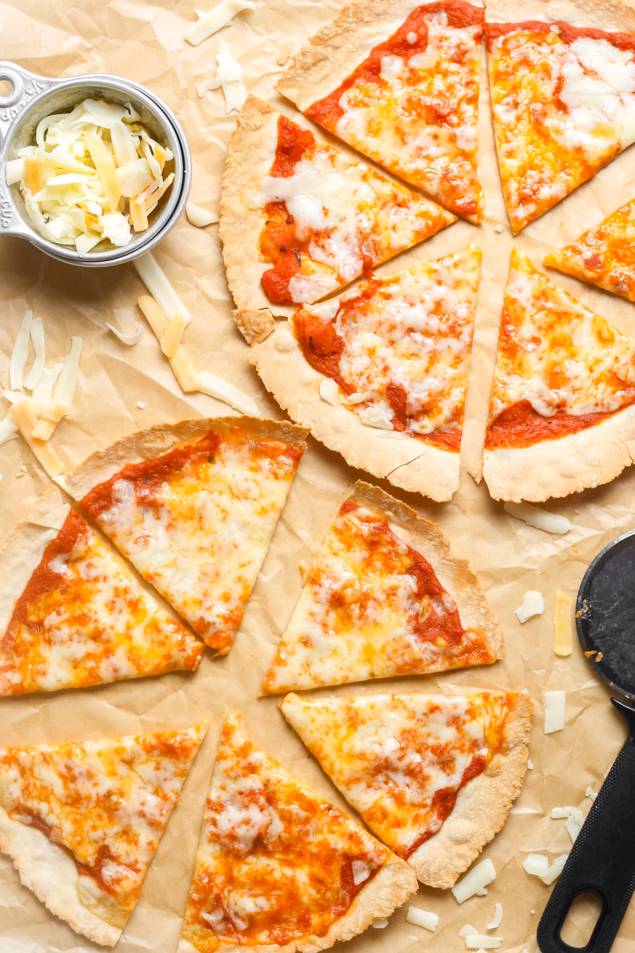 Wie kann man eine Tortilla-Pizza belegen?